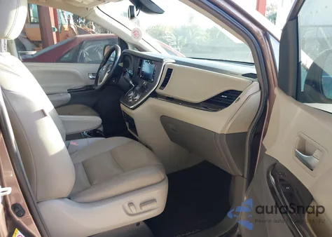 2018 Toyota Sienna Xle 8 Passenger from USA, damaged, VIN 5TDYZ3DCXJS960357